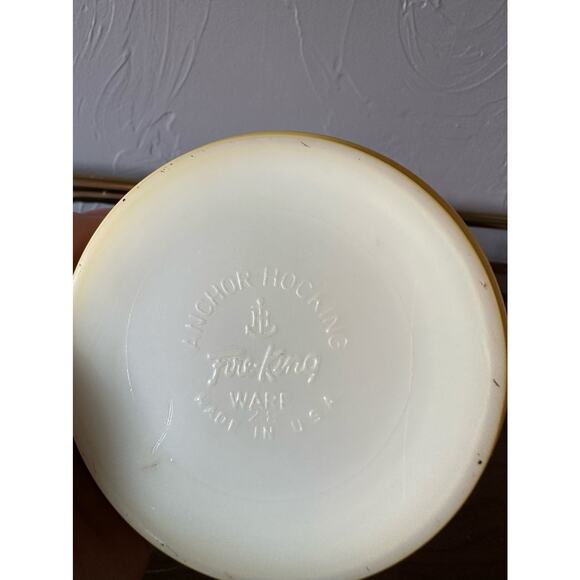 Vintage Fire King Cereal Bowls Set of 3 in Green and Yellow Milkglass - Picture 4 of 6